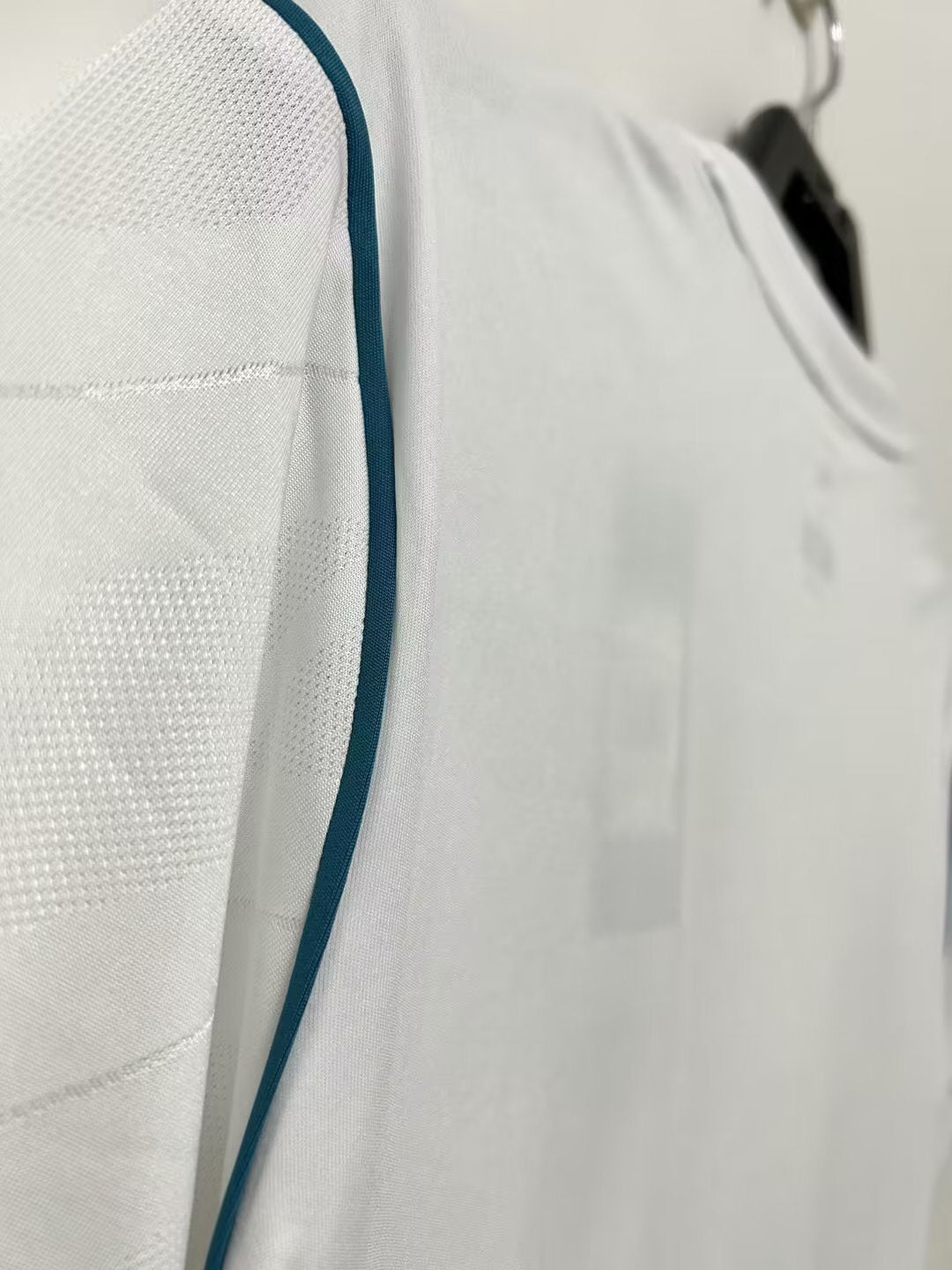 Man's Retro Jersey Real Madrid Team - 2017/18