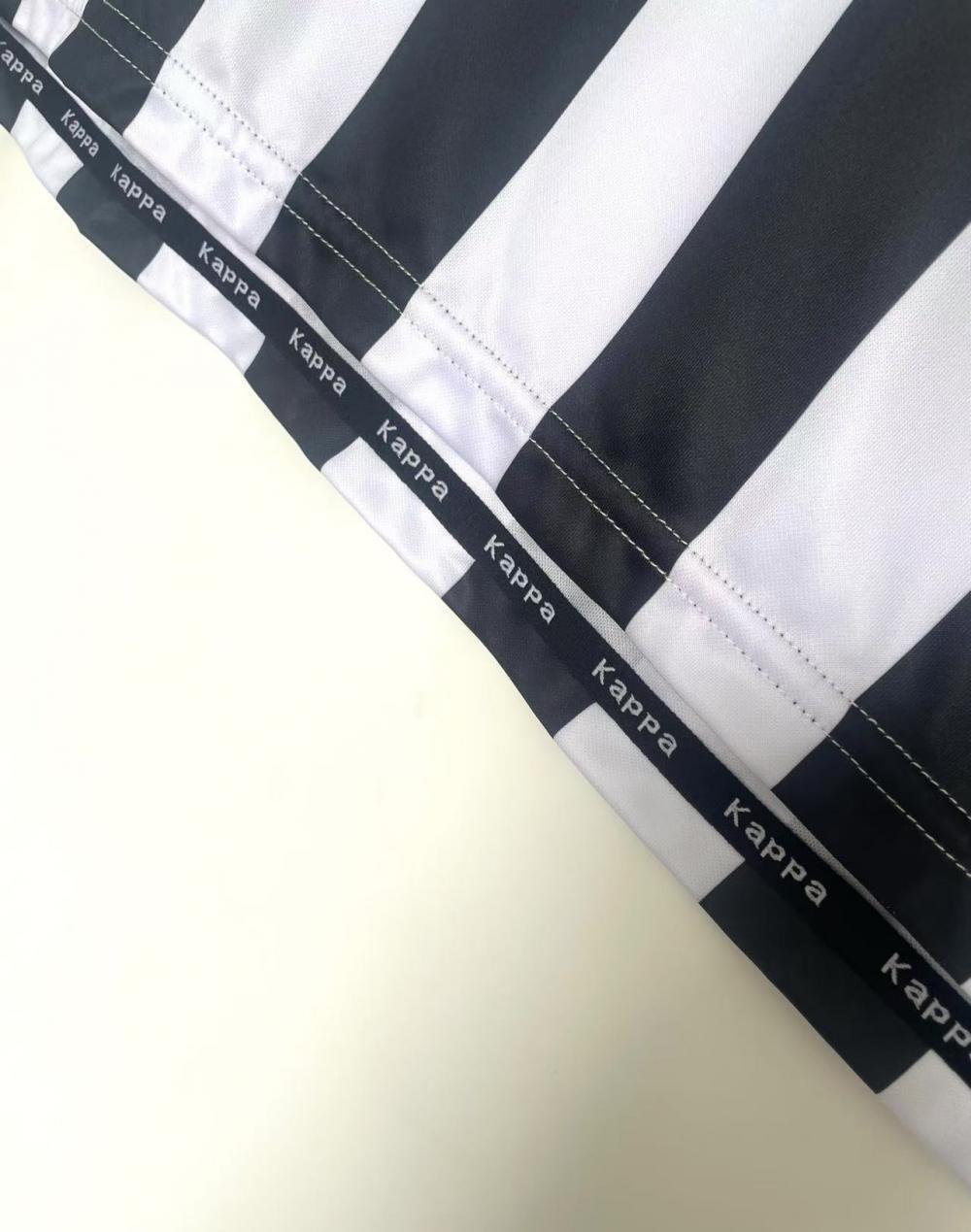 Man's Retro Long Sleeve Juventus Team Home - 1999/00