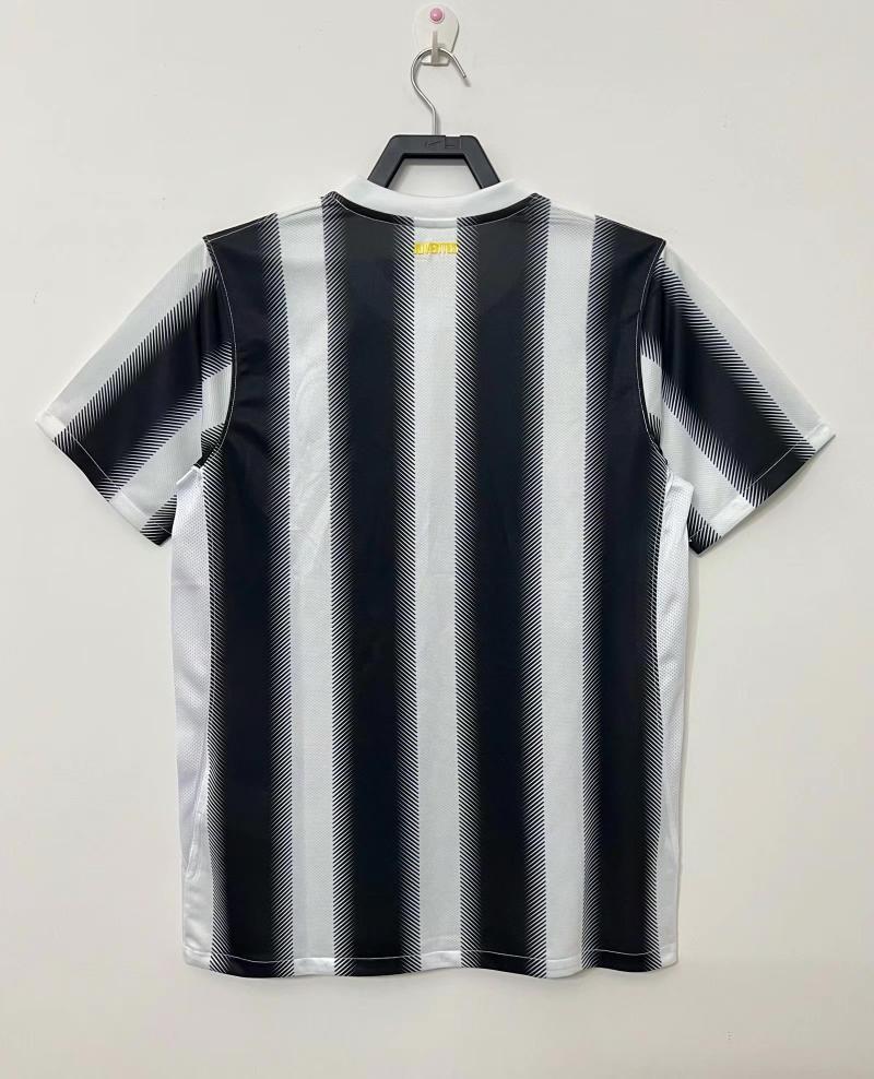 Man's Retro Jersey Juventus Team Home - 2011/12