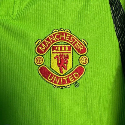 Man's Retro Long Sleeve Manchester United Team Green GK - 1998/1999