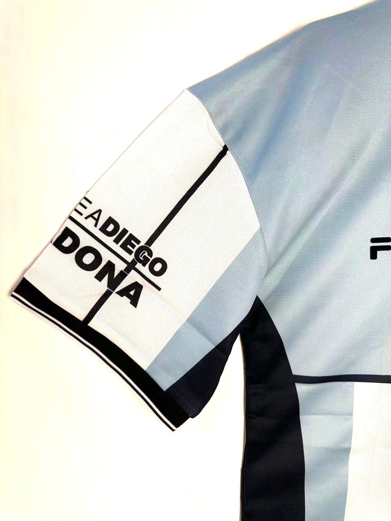 Man's Retro Jersey Argentina National Team  Maradona Commemorative Edition - 2001