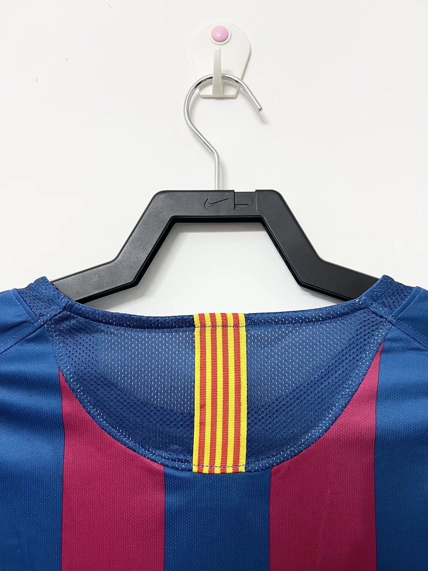 Man's Retro Long Sleeve Barcelona Team - 2005/06