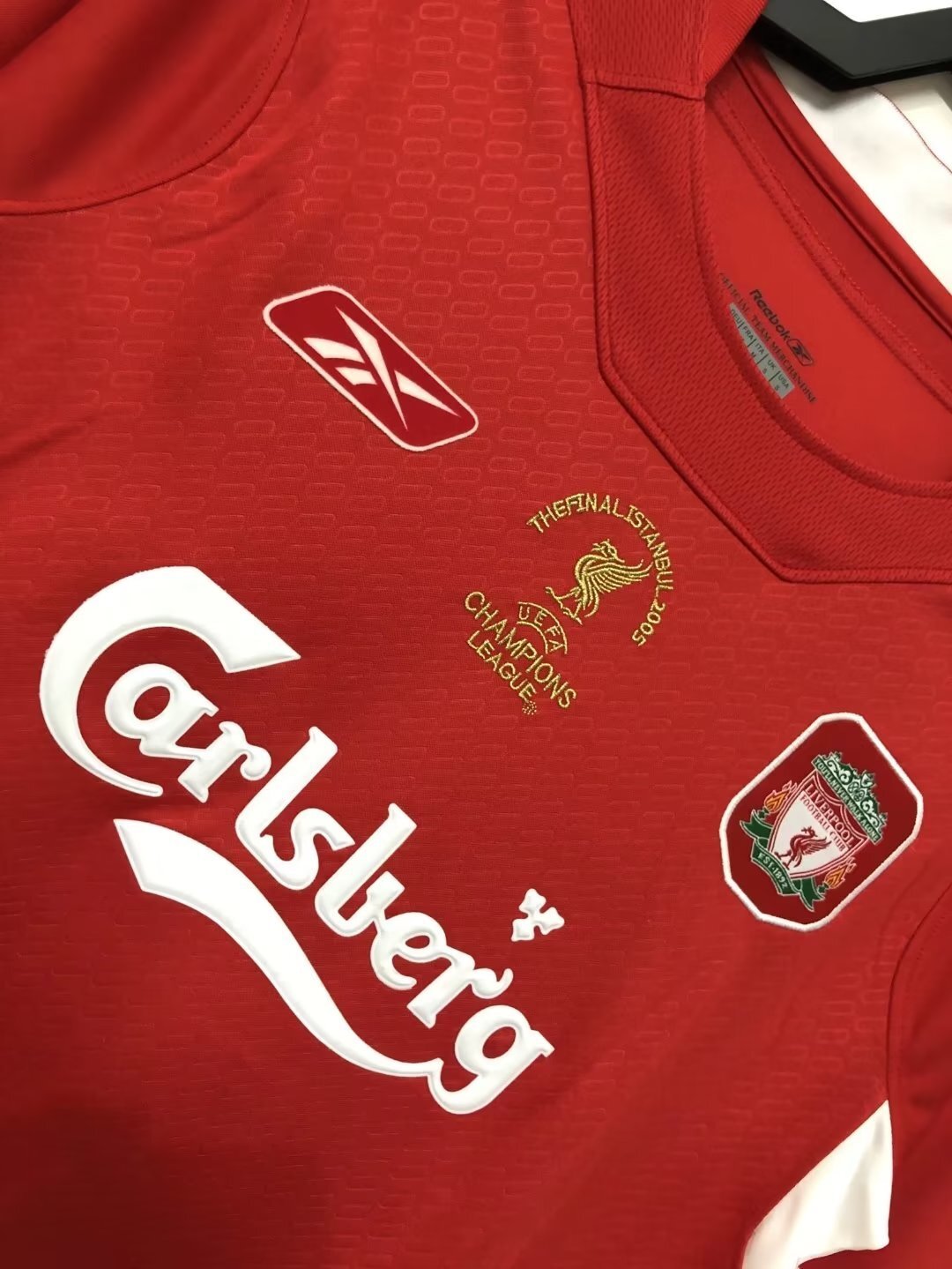 Man's Retro Jersey Liverpool Team - 2004/05