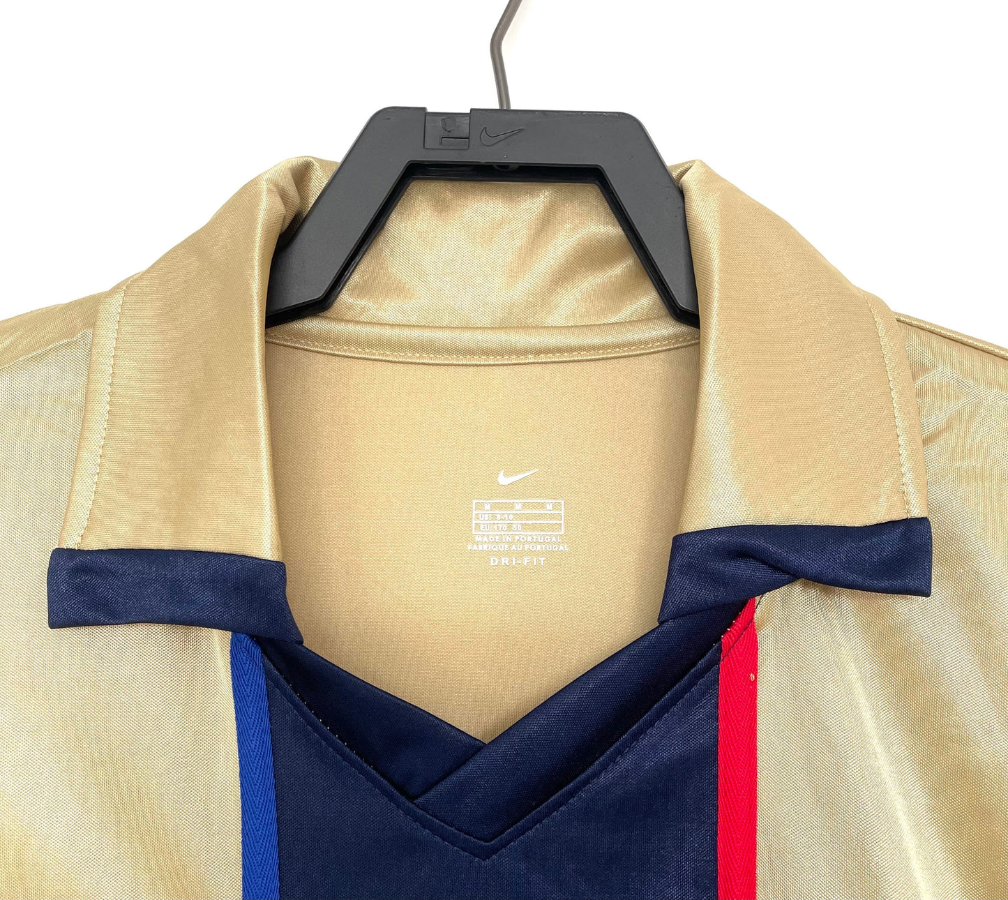 Man's Retro Jersey Barcelona Team Away - 2001/02