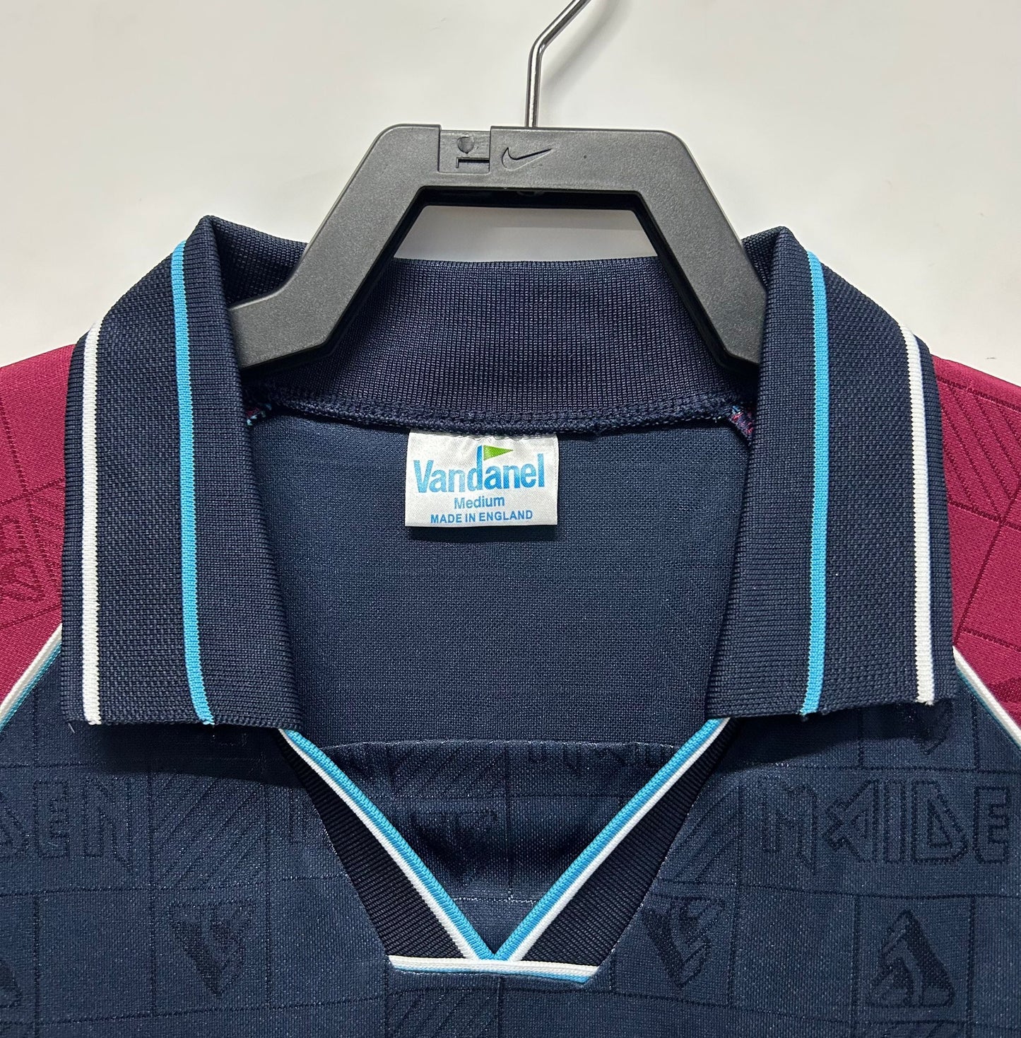 Man's Retro Jersey West Ham Team - 1999