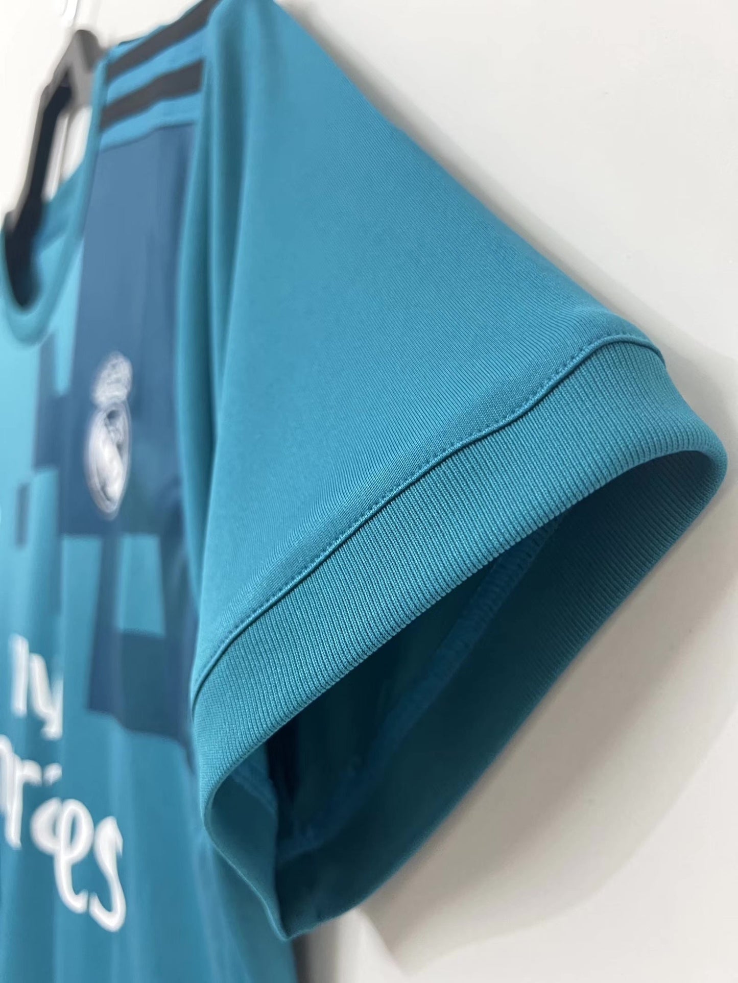 Man's Retro Jersey Real Madrid Team - 2017/18