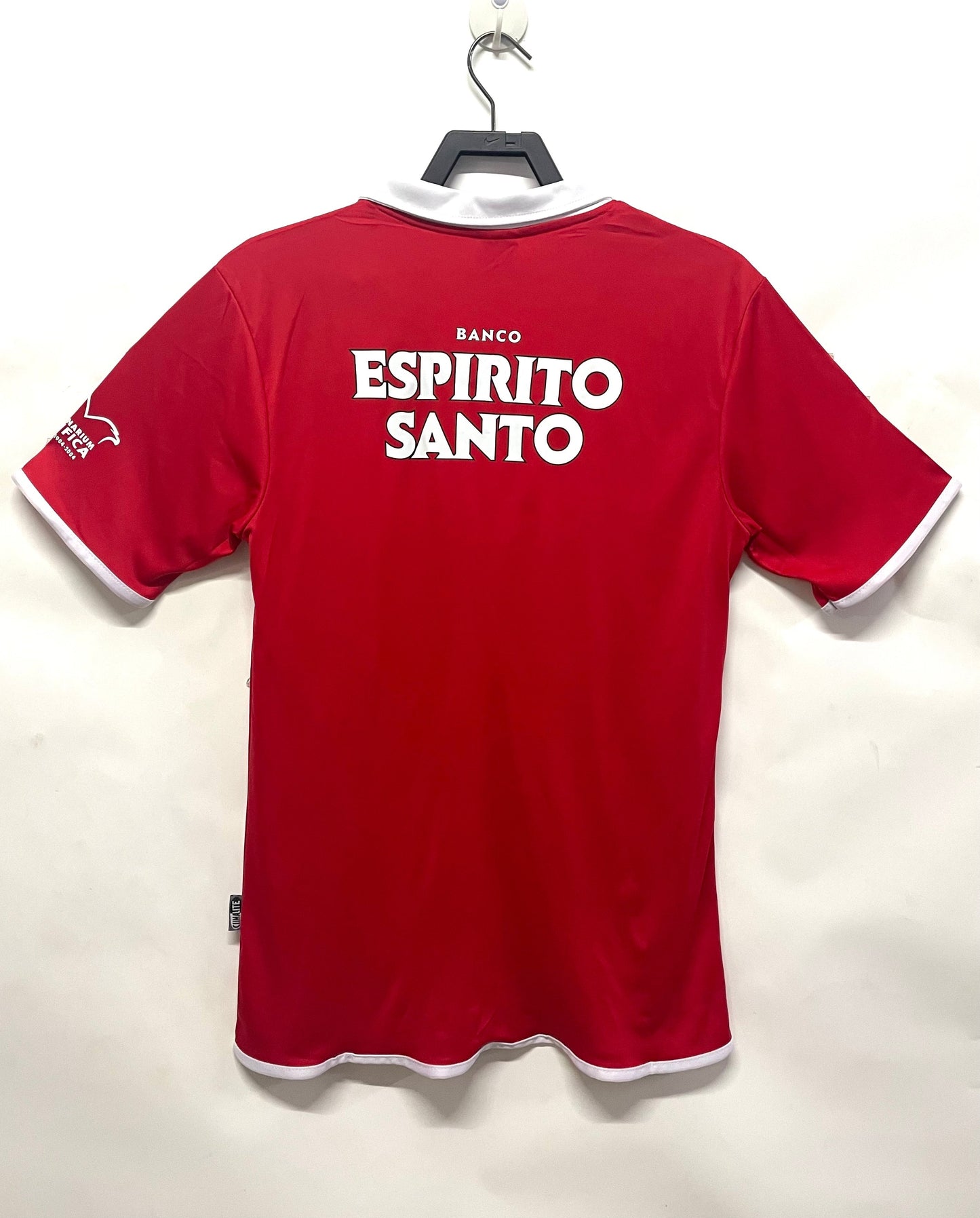 Man's Retro Jersey Benfica Team home - 2004/2005