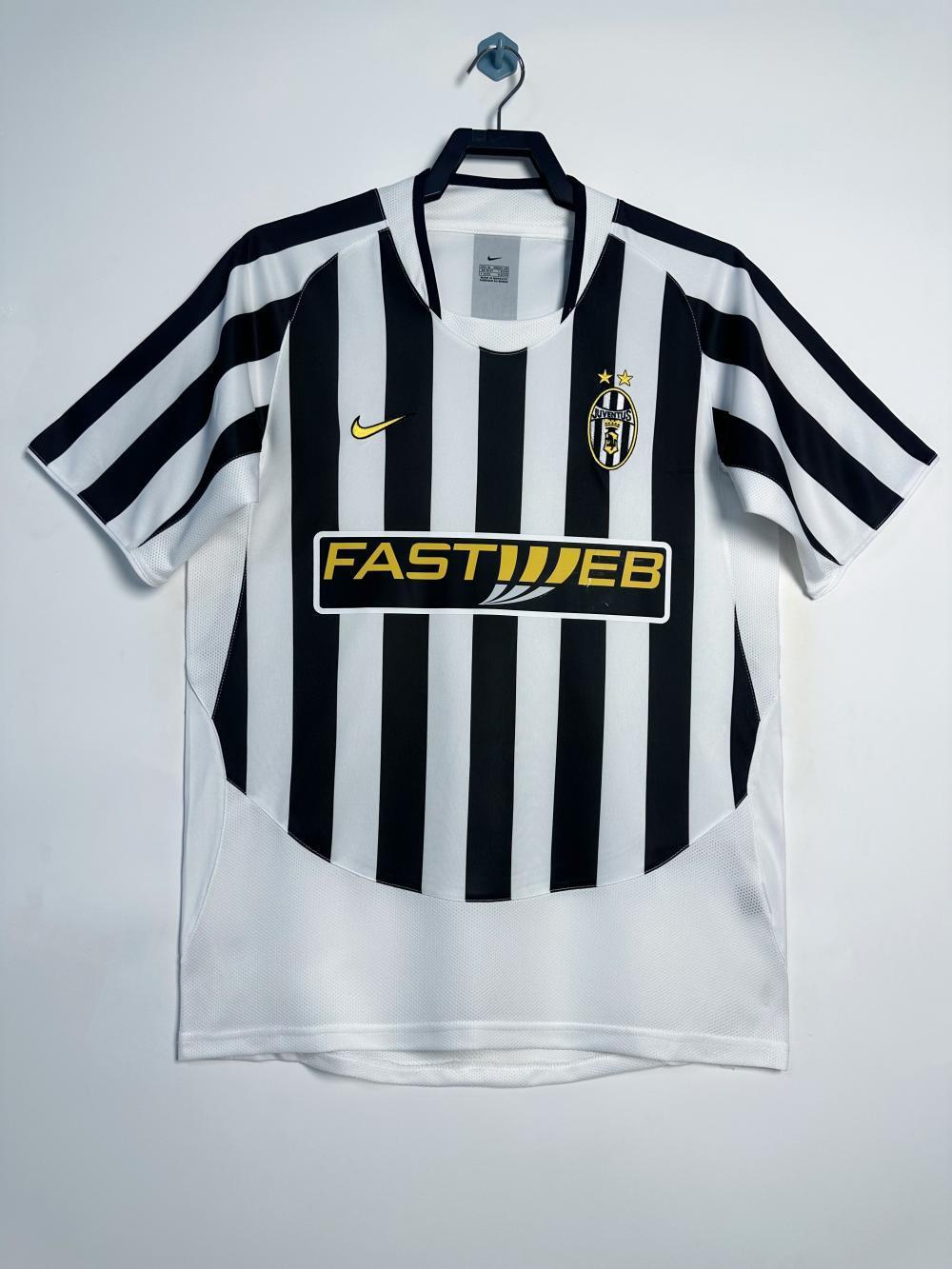 Man's Retro Jersey Juventus Team Home - 2003/04