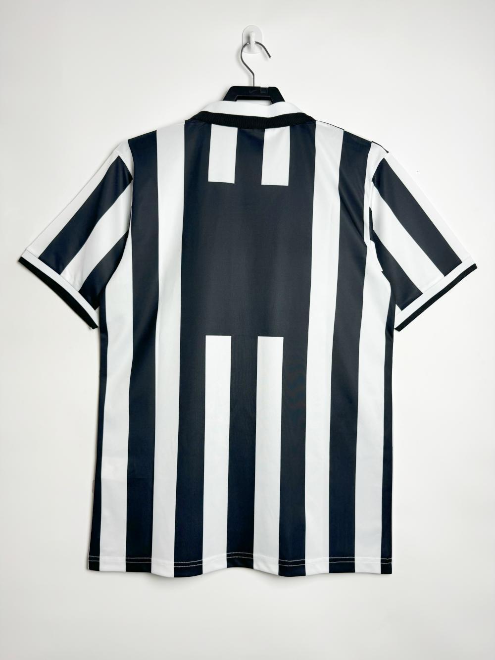 Man's Retro Jersey Juventus Team Home - 1995/97