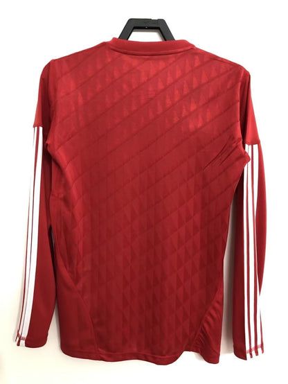 Man's Retro Long Sleeve Liverpool Team - 2010