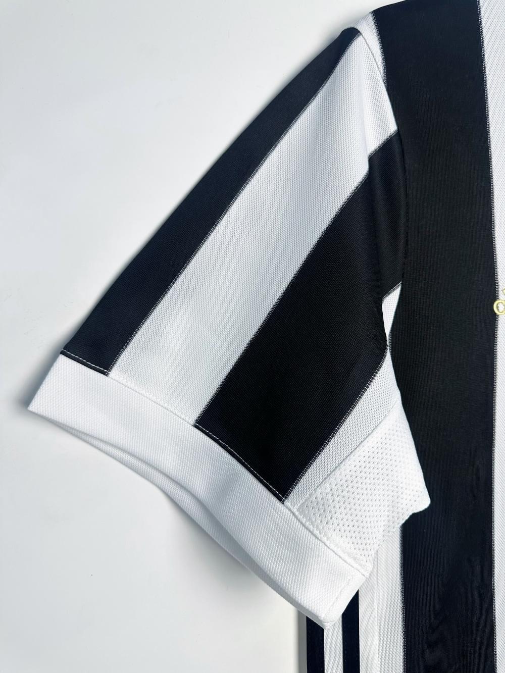 Man's Retro Jersey Juventus Team Home - 2017/18