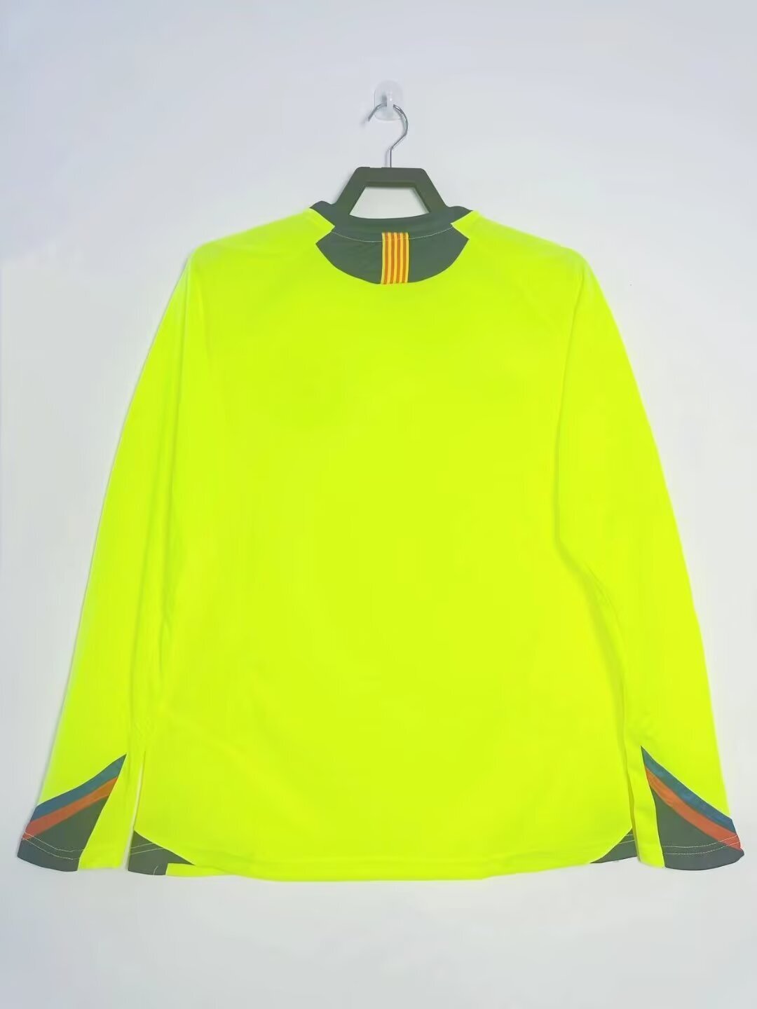 Man's Retro Long Sleeve Barcelona Team Away - 2005/06