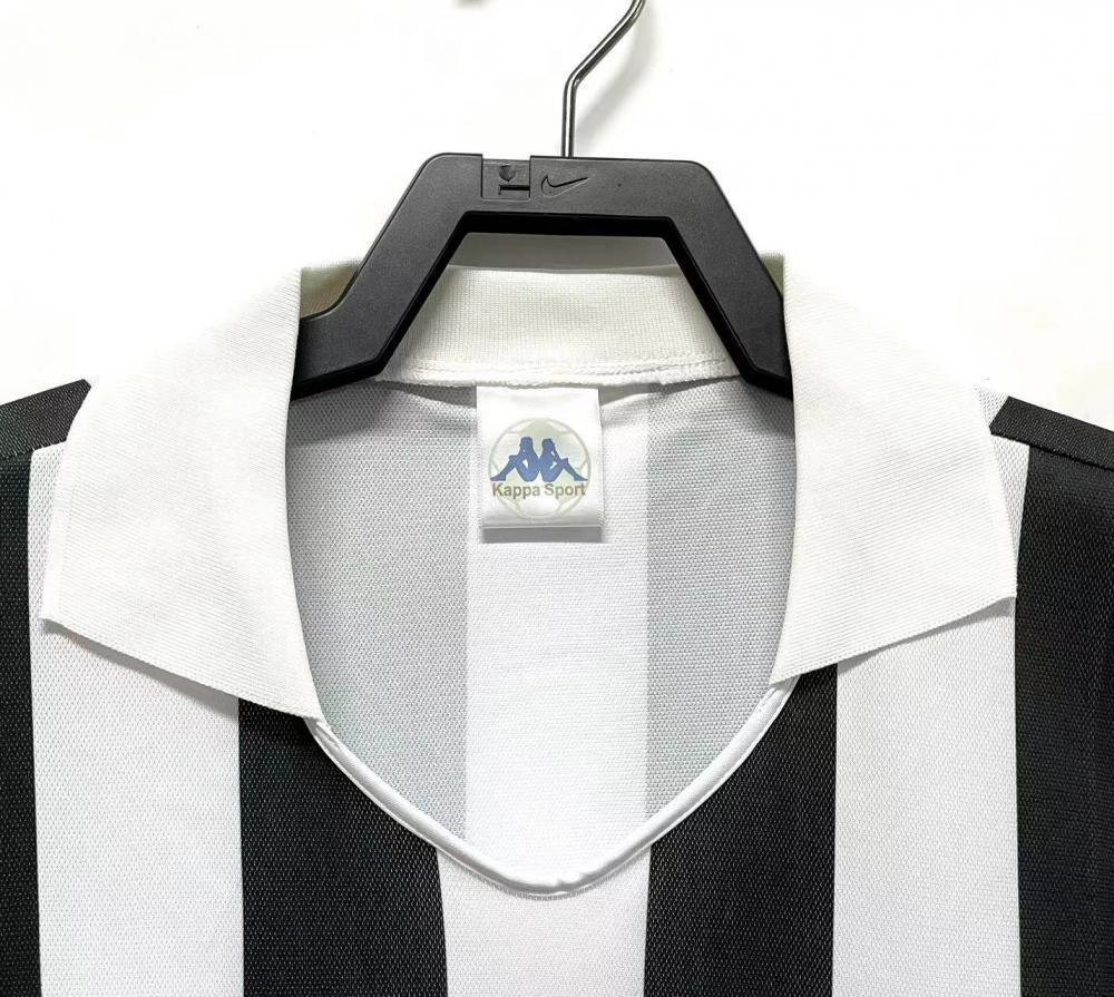 Man's Retro Jersey Juventus Team Home - 1992/94