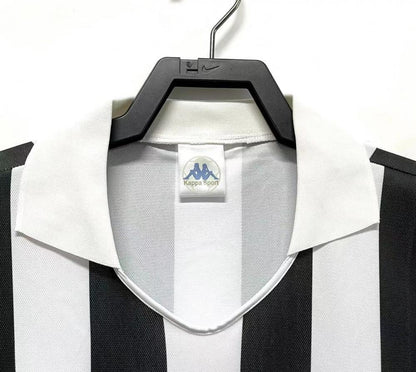 Man's Retro Jersey Juventus Team Home - 1992/94