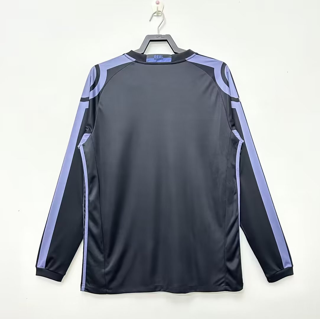 Man's Retro Long Sleeve Real Madrid Team - 2016/17