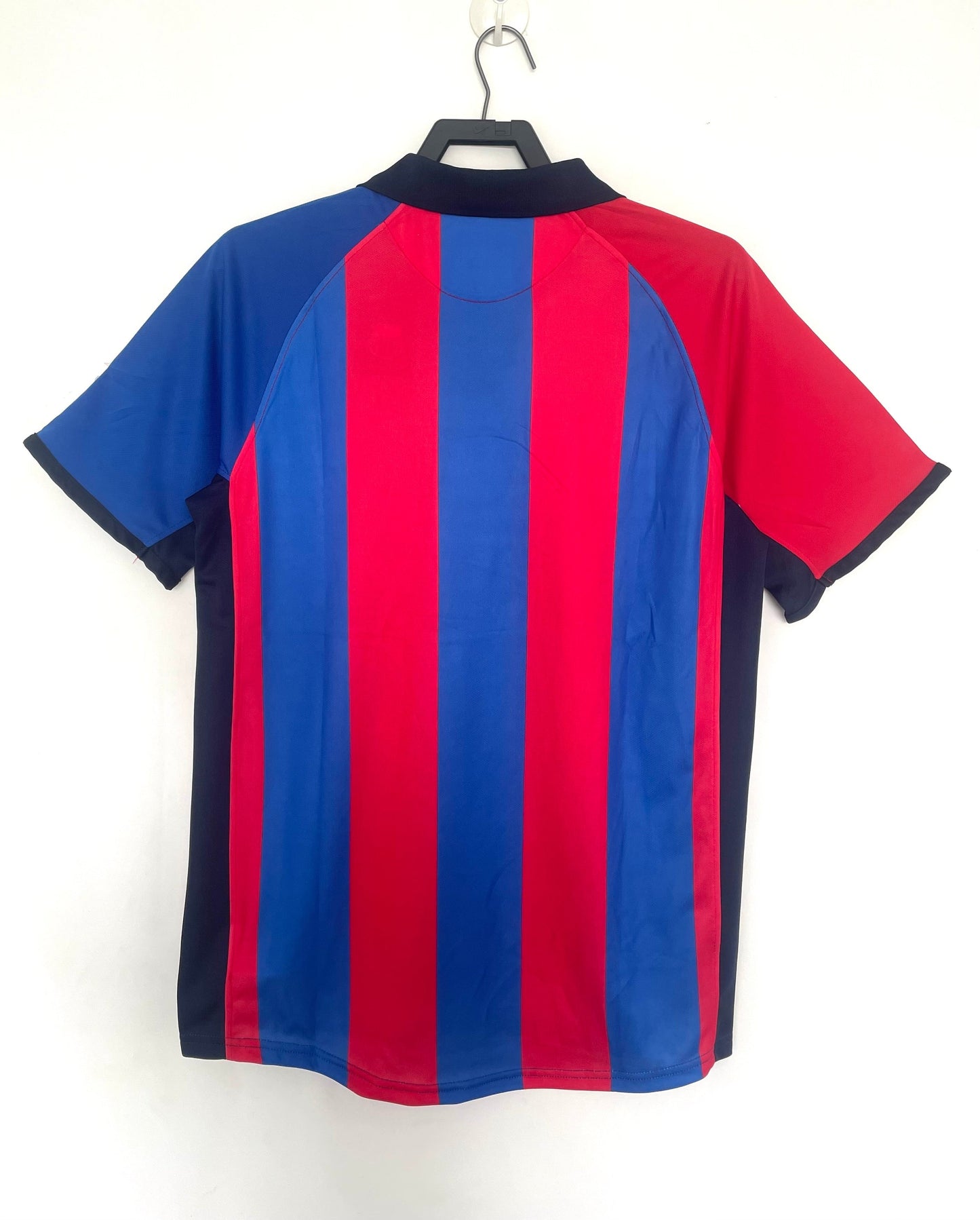 Man's Retro Jersey Barcelona Team Home - 2001/02