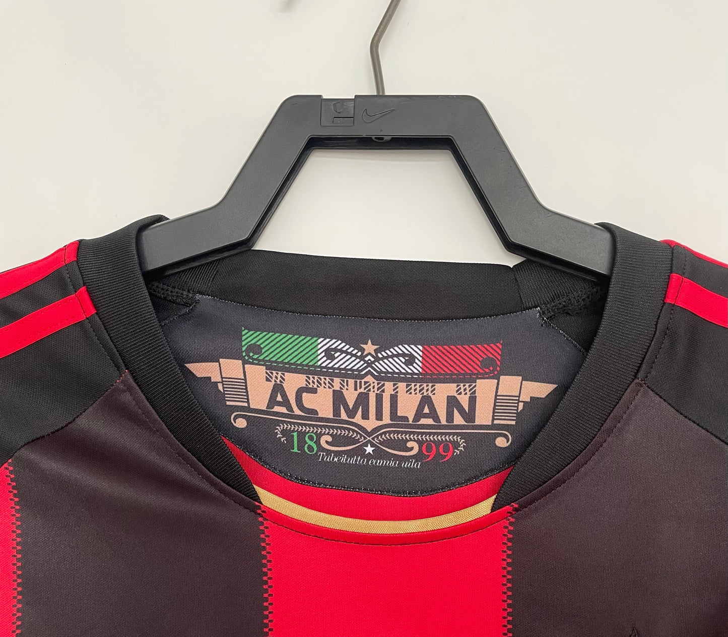 Man's Retro Jersey Milan Team Home- 2010/11