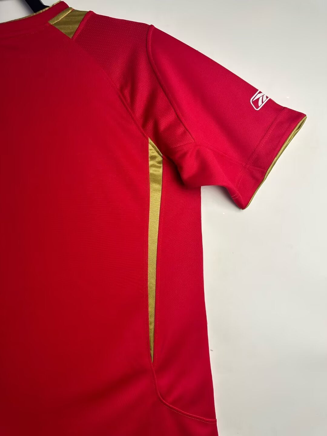 Man's Retro Jersey Liverpool Team Home - 2005/2006