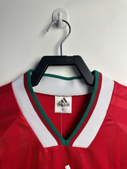 Man's Retro Long Sleeve Liverpool Team - 1993/95