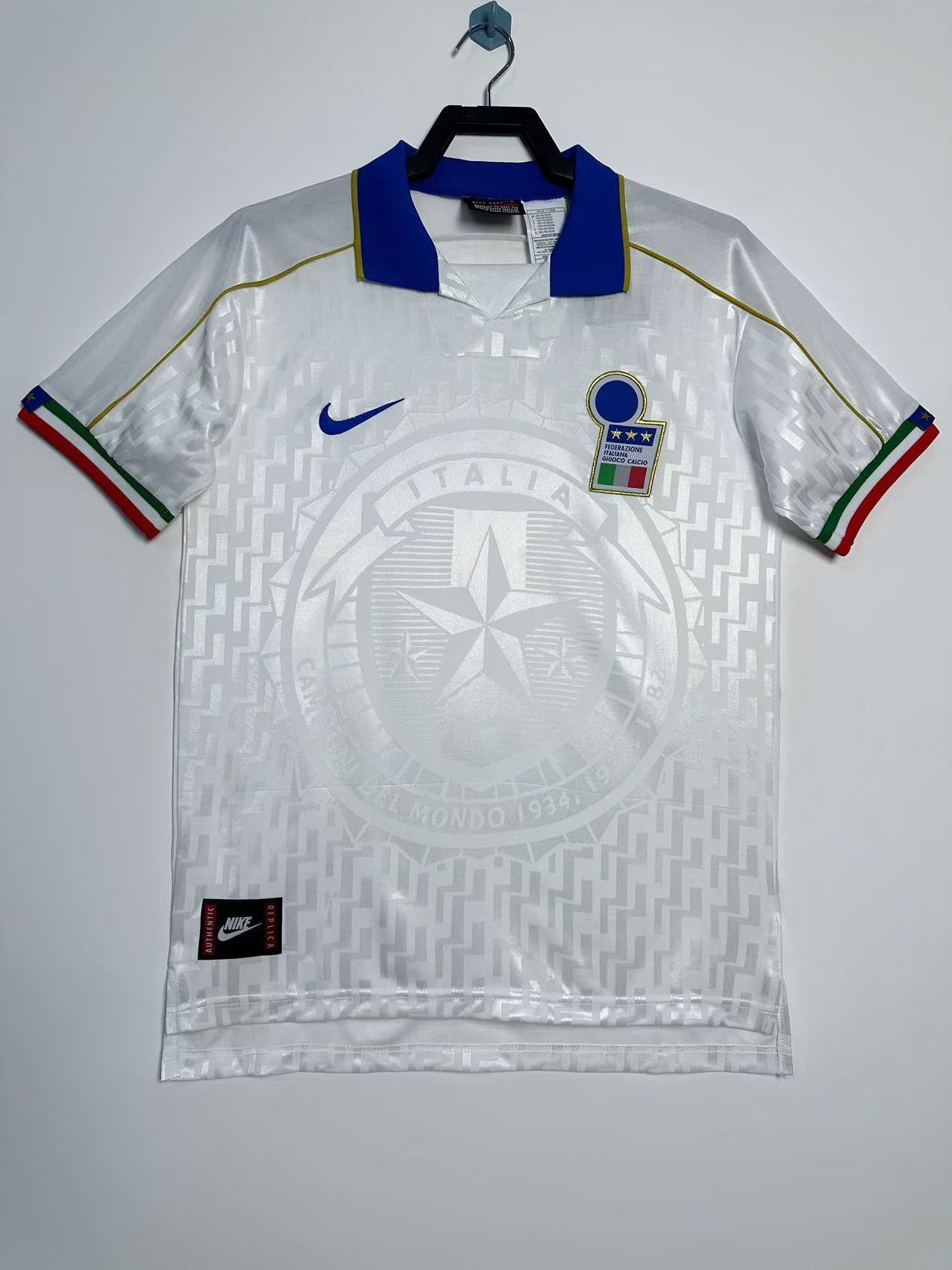 Man's Retro Jersey Italy National Team Away -1995