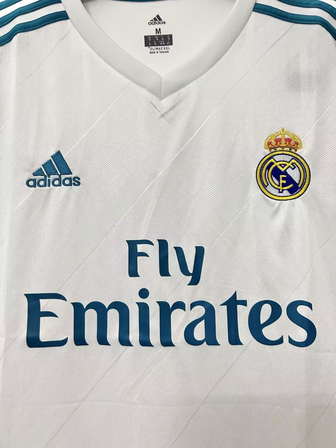 Man's Retro Long Sleeve Real Madrid Team - 2017/18