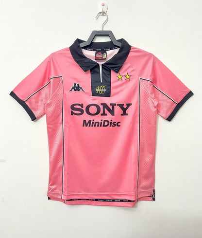 Man's Retro Jersey Juventus Team Pink - 1997/98