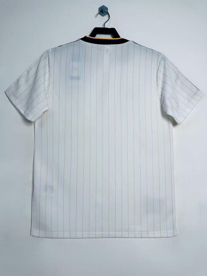 Man's Retro Jersey Manchester United Team Cultural Jersey White and Yellow - 2025/26