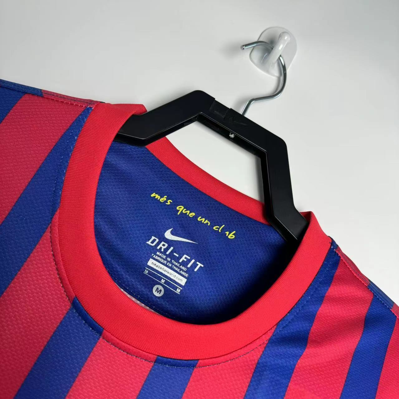 Man's Retro Jersey Barcelona Team Home - 2011/2012