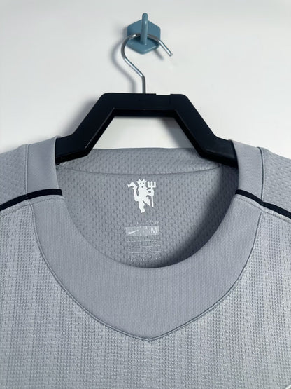 Man's Retro Long Sleeve Manchester United Team Grey GK - 2007/08