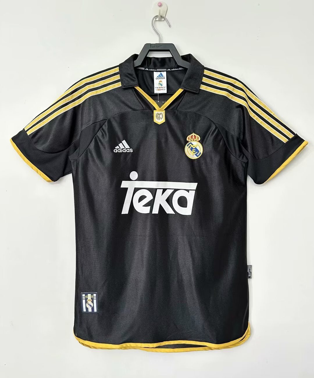 Man's Retro Jersey Real Madrid Team - 1999/01