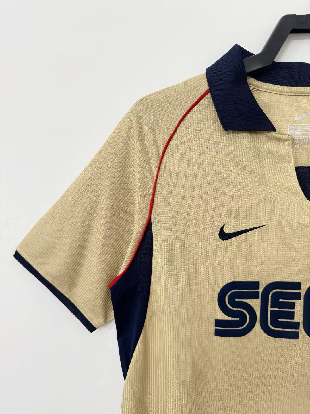Man's Retro Jersey Arsenal Team - 2001/02